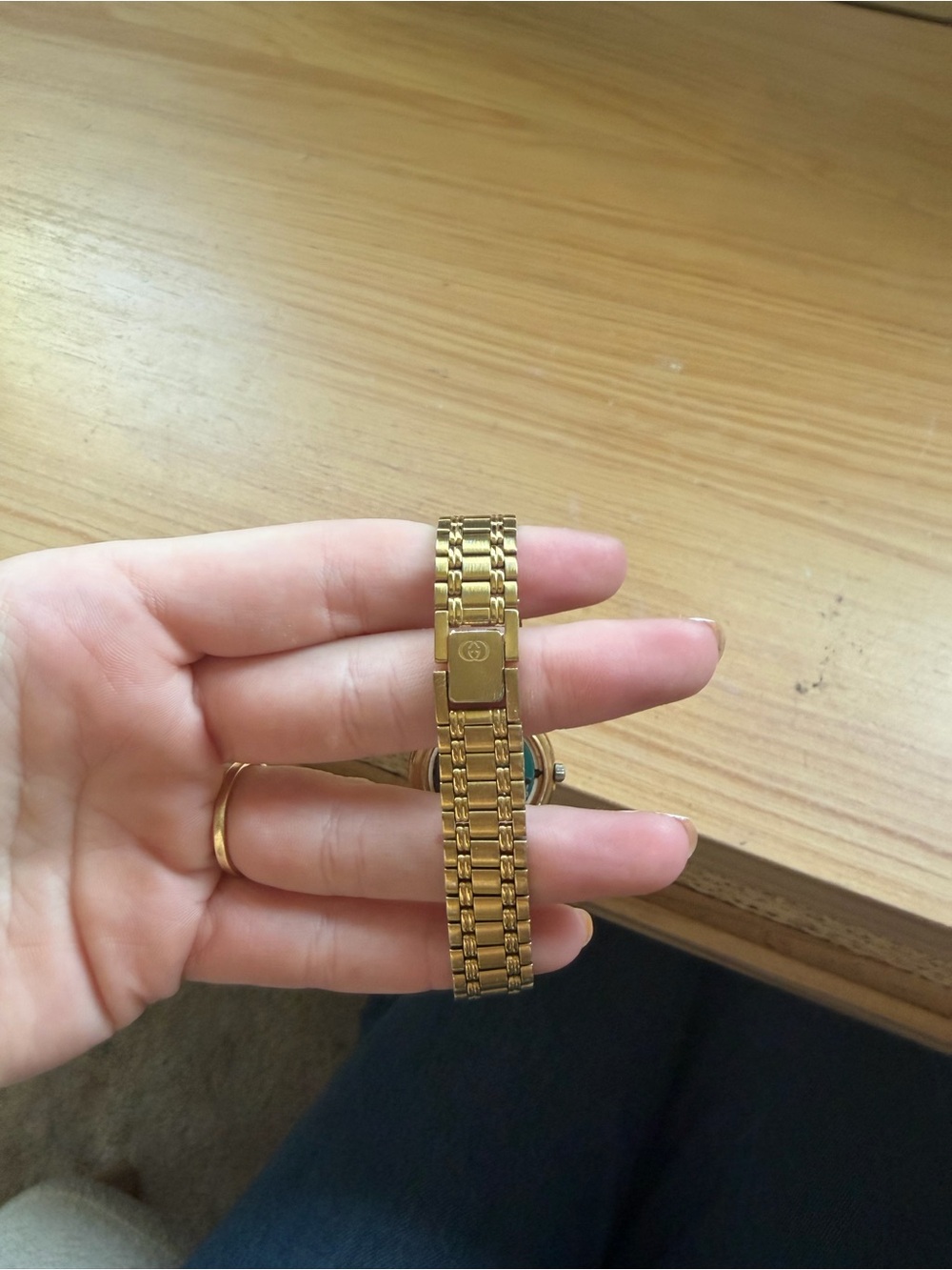 Vintage Gucci Gold Women's Watch - Picture 2 of 4